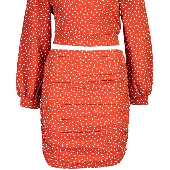 ISO 👀 looking 🧡Only need the bottom skirt🧡 - Picture 2 of 5